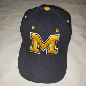 Vtg  University Michigan Wolverines Fitted Size 7 1/8 Hat  80% Acrylic  20% Wool